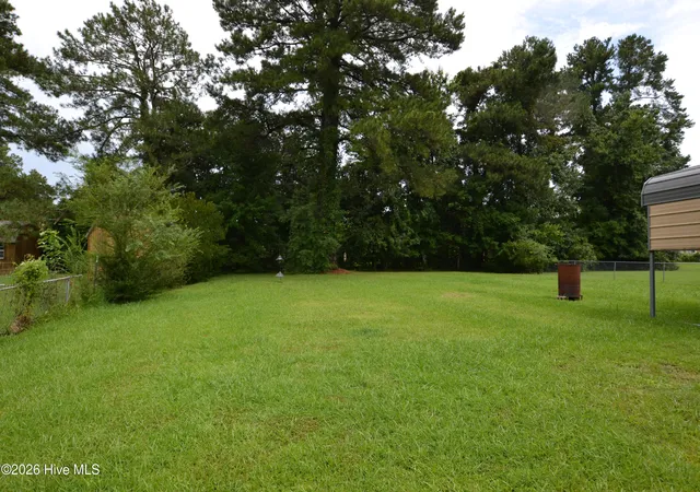 Photo 3 of Single family home for sale at 126 Dare Dr, New Bern, NC 28560 | MLS# 100590638 | Listing updated on 2026-09-15