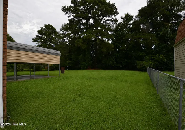 Photo 3 of Single family home for sale at 126 Dare Dr, New Bern, NC 28560 | MLS# 100590638 | Listing updated on 2026-09-15