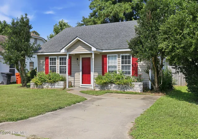 Photo 2 of Single family home for sale at 208 Old Oak Rd, Elizabeth City, NC 27909 | MLS# 100596475 | Listing updated on 2026-08-19