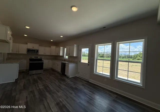 Photo 3 of Single family home for sale at 110 Palo Alto Park Dr, Maysville, NC 28555 | MLS# 100558272 | Listing updated on 2026-10-09