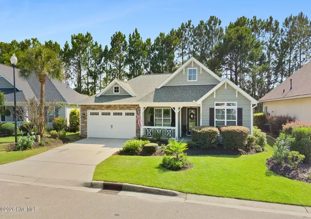 Photo 3 of Single family home for sale at 209 Palm Grove Dr, Wilmington, NC 28411 | MLS# 100598844 | Listing updated on 2026-09-07