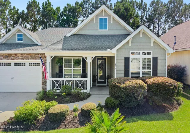 Photo 3 of Single family home for sale at 209 Palm Grove Dr, Wilmington, NC 28411 | MLS# 100598844 | Listing updated on 2026-09-07