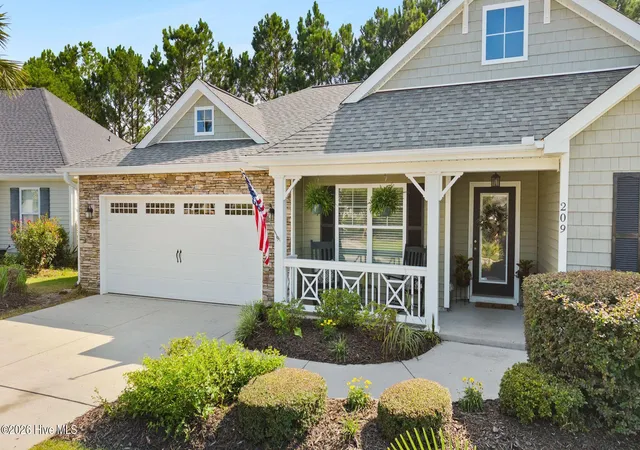 Photo 4 of Single family home for sale at 209 Palm Grove Dr, Wilmington, NC 28411 | MLS# 100598844 | Listing updated on 2026-09-07