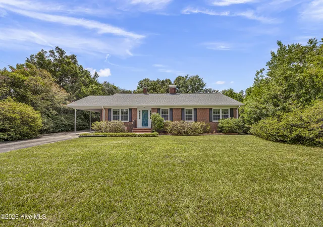 Photo 1 of Single family home for sale at 3906 Evergreen Dr, Wilmington, NC 28403 | MLS# 100595527 | Listing updated on 2026-08-31