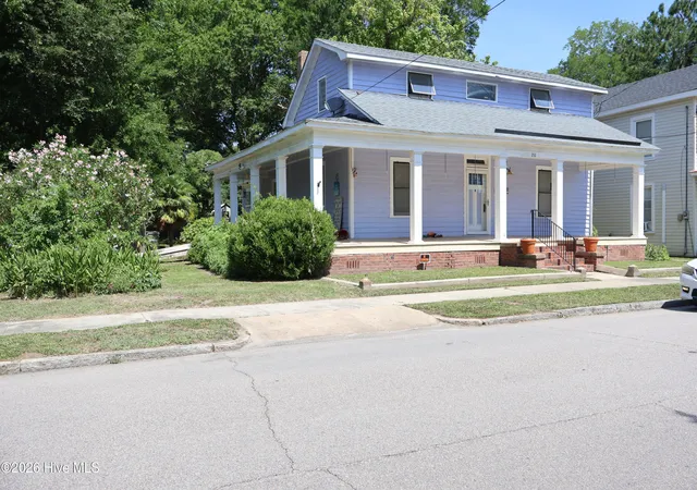 Photo 2 of Single family home for sale at 210 N Harvey St, Washington, NC 27889 | MLS# 100591672 | Listing updated on 2026-08-26