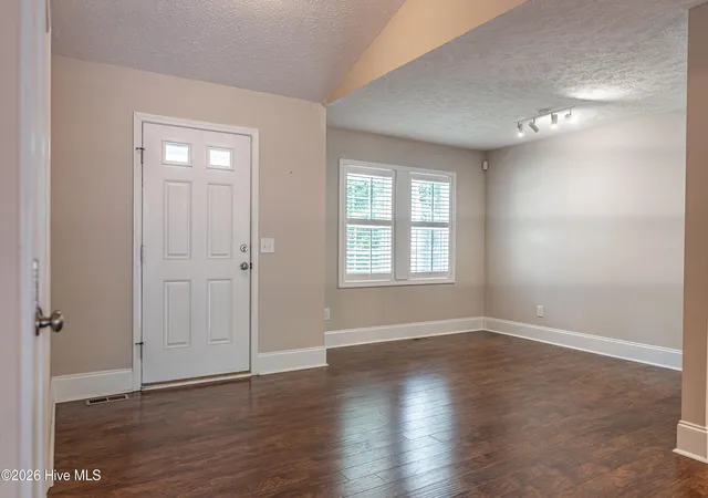 Photo 5 of Single family home for sale at 17 Cypress Ln, Pinehurst, NC 28374 | MLS# 100599261 | Listing updated on 2026-08-27