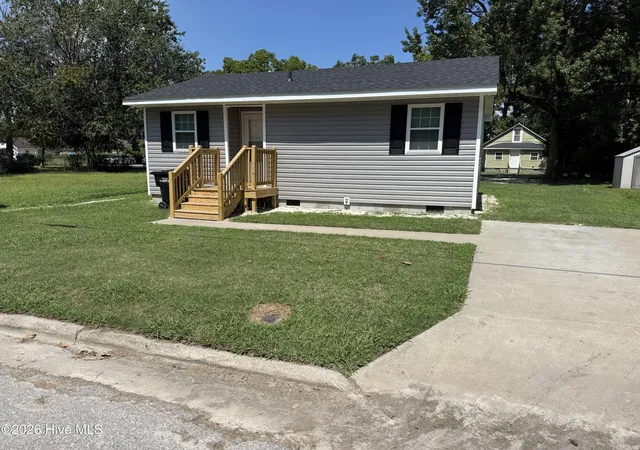 Photo 1 of Single family home for sale at 618 Bunnell Ave, Elizabeth City, NC 27909 | MLS# 100599161 | Listing updated on 2026-08-26