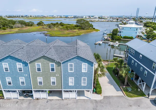 Photo 1 of Townhouse for sale at 302 Vesta Ct, Surf City, NC 28445 | MLS# 100591599 | Listing updated on 2026-08-19