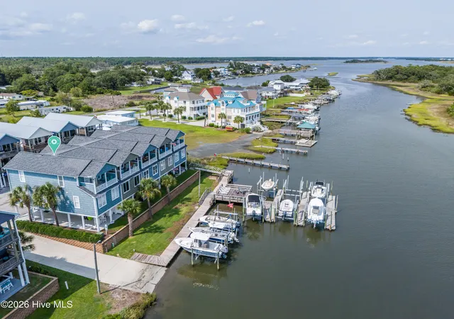 Photo 2 of Townhouse for sale at 302 Vesta Ct, Surf City, NC 28445 | MLS# 100591599 | Listing updated on 2026-08-19