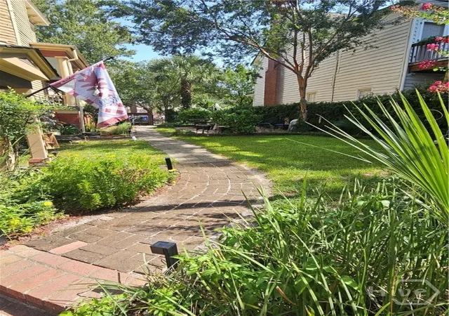 Listing Photo 4 - Condo for sale in building located at 109 E Park Ave, Savannah, GA 31401 - Unit #D