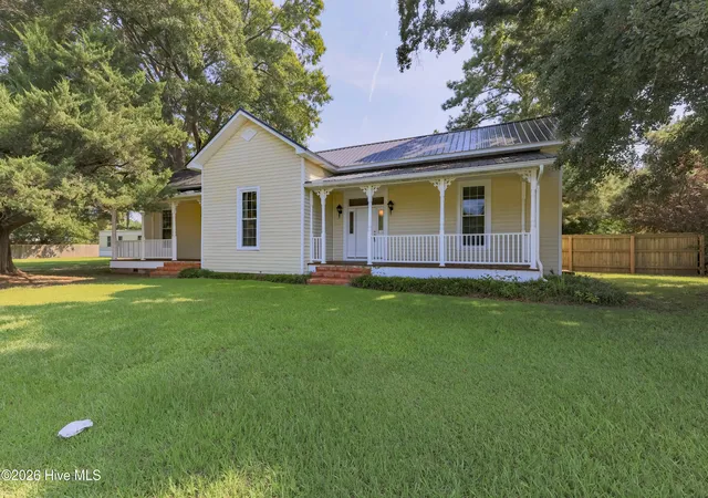 Photo 2 of Single family home for sale at 142 Huffmantown Rd, Richlands, NC 28574 | MLS# 100596966 | Listing updated on 2026-08-25