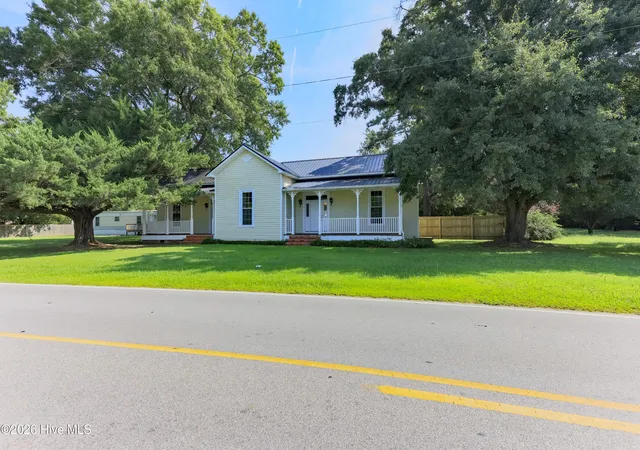 Photo 3 of Single family home for sale at 142 Huffmantown Rd, Richlands, NC 28574 | MLS# 100596966 | Listing updated on 2026-08-25