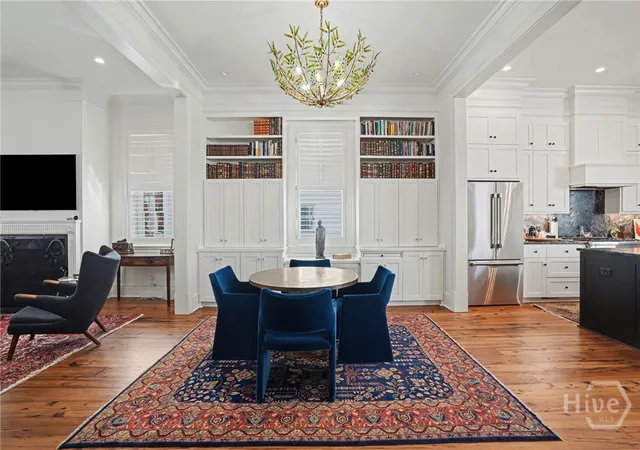 Photo 3 of Single family home for sale at 505 E Huntingdon St, Savannah, GA 31401 | MLS# SA362129 | Listing updated on 2026-08-19