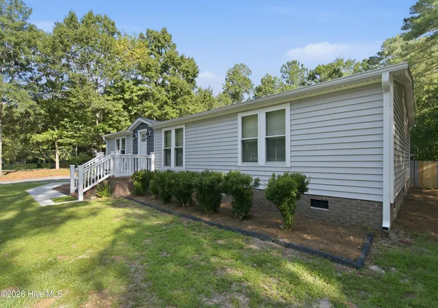 Photo 4 of Manufactured home for sale at 295 Groves Point Cir, Hampstead, NC 28443 | MLS# 100592795 | Listing updated on 2026-09-28