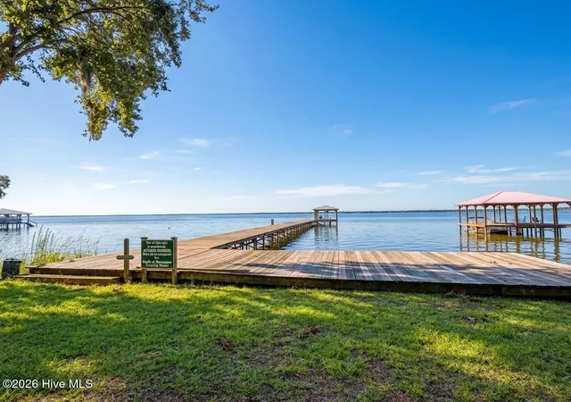 Photo 2 of Single family home for sale at 104 Live Oak Cir, Lake Waccamaw, NC 28450 | MLS# 100570636 | Listing updated on 2026-08-19