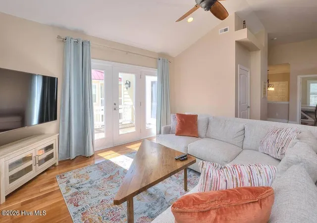 Photo 4 of Single family home for sale at 107 Se 69Th St, Oak Island, NC 28465 | MLS# 100599122 | Listing updated on 2026-08-27