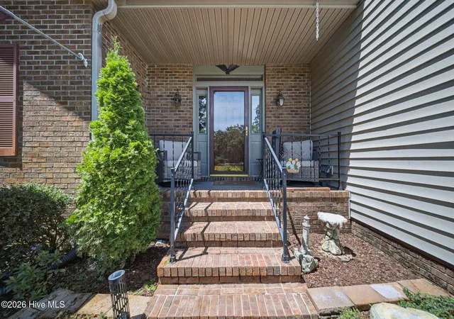 Photo 3 of Single family home for sale at 7017 Brittany Lakes Dr, Wilmington, NC 28411 | MLS# 100594680 | Listing updated on 2026-08-26