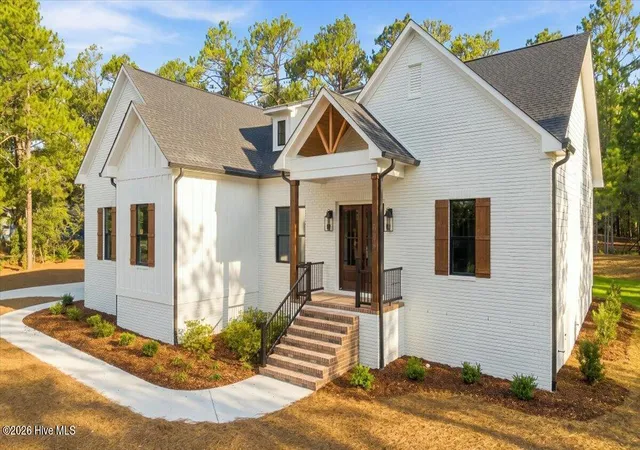 Photo 2 of Single family home for sale at 117 Steeplechase Wy, Southern Pines, NC 28387 | MLS# 100598170 | Listing updated on 2026-09-13