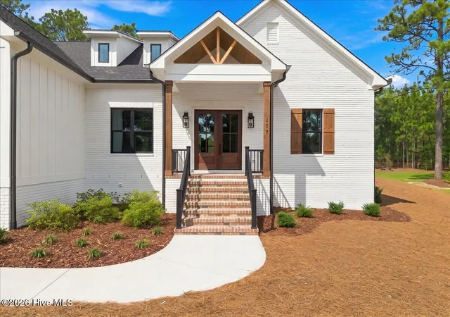 Photo 4 of Single family home for sale at 117 Steeplechase Wy, Southern Pines, NC 28387 | MLS# 100598170 | Listing updated on 2026-10-02