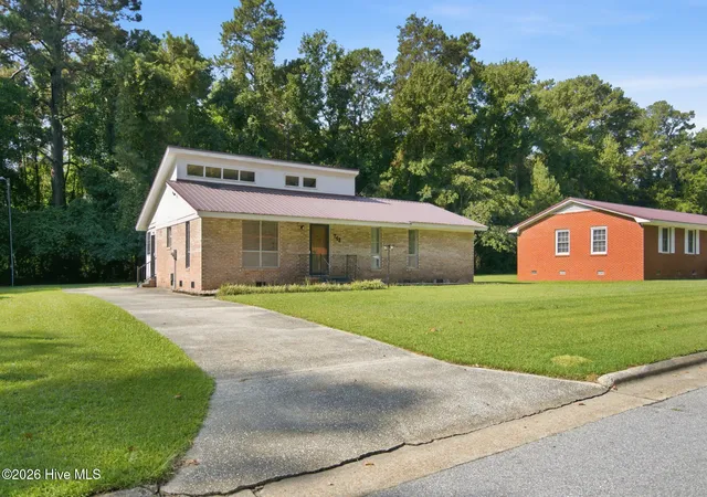 3rd image of 713 Pinewood Dr, Whiteville, NC 28472 | MLS# 100593149