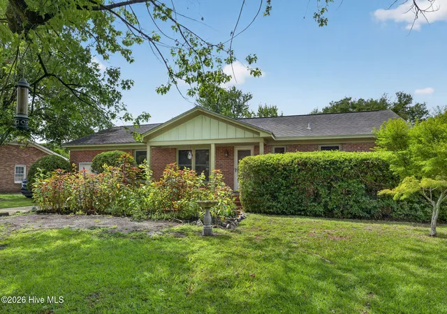Photo 1 of Single family home for sale at 5010 Lord Tennyson Rd, Wilmington, NC 28405 | MLS# 100594574 | Listing updated on 2026-08-31