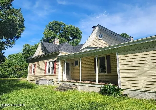 Photo 1 of Single family home for sale at 1702 Old Snow Hl Rd, Kinston, NC 28501 | MLS# 100597555 | Listing updated on 2026-09-10