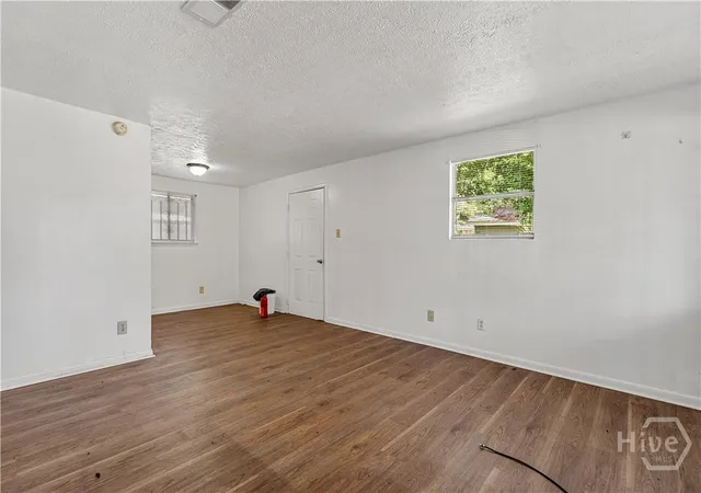 Photo 3 of Single family home for sale at 1135 Collins St, Savannah, GA 31404 | MLS# SA362633 | Listing updated on 2026-08-19