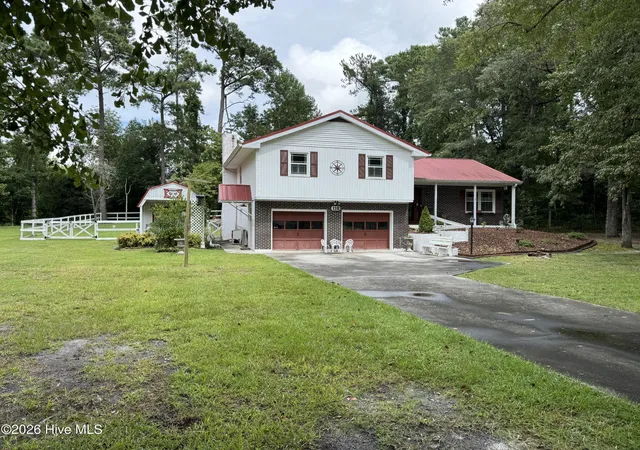 Photo 2 of Single family home for sale at 118 Oakwood Dr, Havelock, NC 28532 | MLS# 100598849 | Listing updated on 2026-09-05