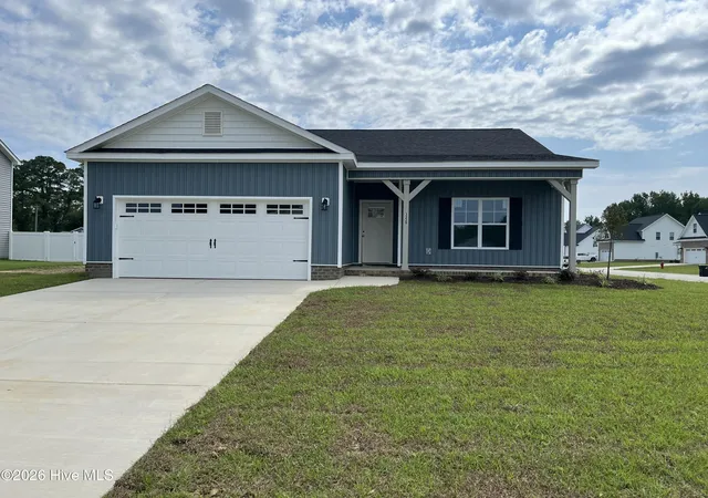 Photo 2 of Single family home for sale at 3229 Meadow Dr, Farmville, NC 27828 | MLS# 100587070 | Listing updated on 2026-09-11