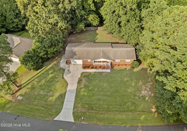 Photo 3 of Single family home for sale at 118 S Belvedere Dr, Hampstead, NC 28443 | MLS# 100593138 | Listing updated on 2026-08-23