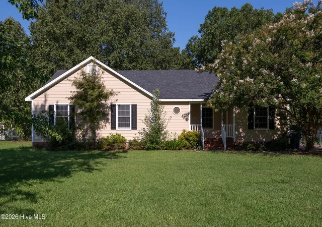 Photo 2 of Single family home for sale at 106 Duchess Dr, Winterville, NC 28590 | MLS# 100589168 | Listing updated on 2026-09-21
