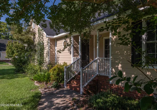 Photo 3 of Single family home for sale at 106 Duchess Dr, Winterville, NC 28590 | MLS# 100589168 | Listing updated on 2026-09-21
