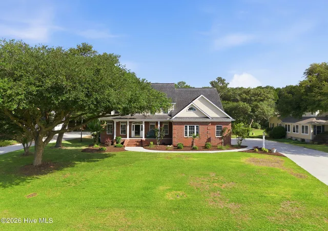 Photo 3 of Single family home for sale at 105 Harold Ave, Swansboro, NC 28584 | MLS# 100597280 | Listing updated on 2026-09-17