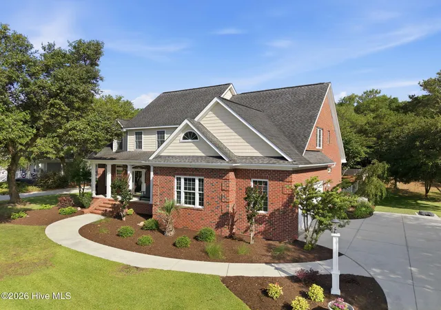 Photo 3 of Single family home for sale at 105 Harold Ave, Swansboro, NC 28584 | MLS# 100597280 | Listing updated on 2026-09-21