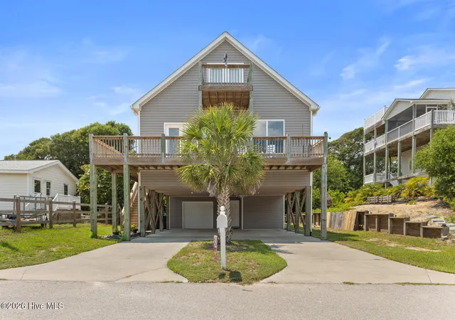 Photo 1 of Single family home for sale at 127 Eastview Dr, Emerald Isle, NC 28594 | MLS# 100592780 | Listing updated on 2026-09-07
