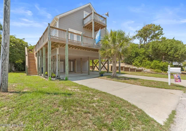 Photo 2 of Single family home for sale at 127 Eastview Dr, Emerald Isle, NC 28594 | MLS# 100592780 | Listing updated on 2026-09-07