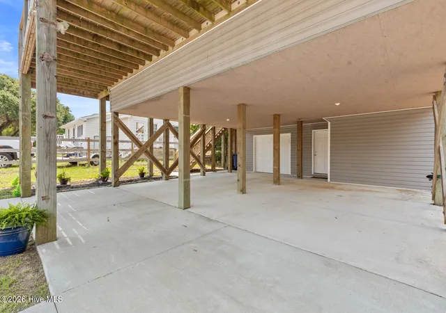 Photo 3 of Single family home for sale at 127 Eastview Dr, Emerald Isle, NC 28594 | MLS# 100592780 | Listing updated on 2026-09-07