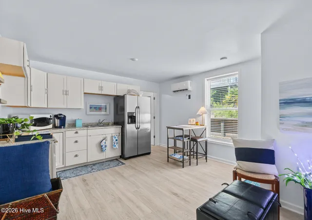 Photo 4 of Single family home for sale at 127 Eastview Dr, Emerald Isle, NC 28594 | MLS# 100592780 | Listing updated on 2026-09-07