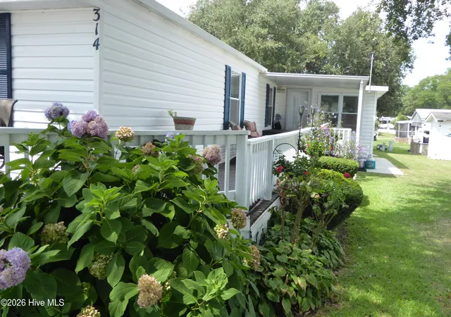 Photo 2 of Manufactured home for sale at 314 Snow Goose Ln, Newport, NC 28570 | MLS# 100599046 | Listing updated on 2026-08-26