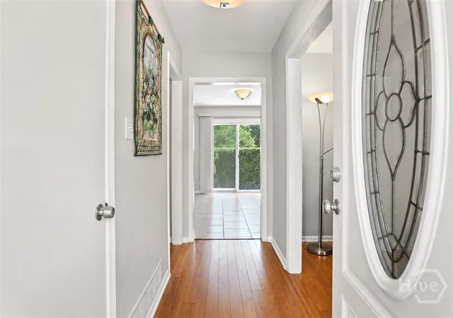Photo 3 of Single family home for sale at 5 Prince Charles Ct, Savannah, GA 31406 | MLS# SA362792 | Listing updated on 2026-09-09
