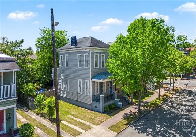 Photo 2 of Single family home for sale at 505 E Anderson St, Savannah, GA 31401 | MLS# SA353721 | Listing updated on 2026-08-23