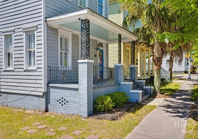 Photo 3 of Single family home for sale at 505 E Anderson St, Savannah, GA 31401 | MLS# SA353721 | Listing updated on 2026-08-23