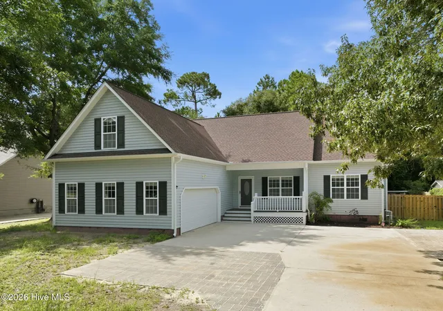 Photo 1 of Single family home for sale at 127 Bayshore Dr, Sneads Ferry, NC 28460 | MLS# 100592987 | Listing updated on 2026-08-27