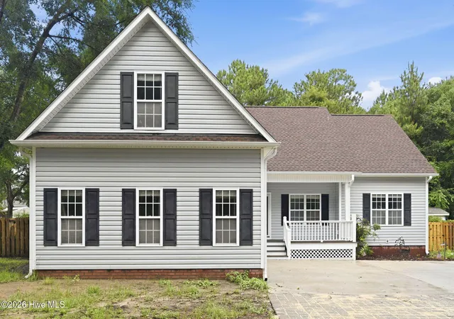 Photo 2 of Single family home for sale at 127 Bayshore Dr, Sneads Ferry, NC 28460 | MLS# 100592987 | Listing updated on 2026-08-27