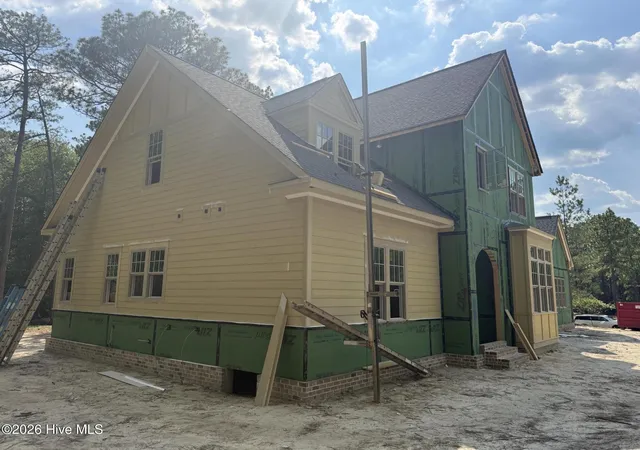 Photo 2 of Single family home for sale at 9 Middlebury Rd, Pinehurst, NC 28374 | MLS# 100563904 | Listing updated on 2026-08-19