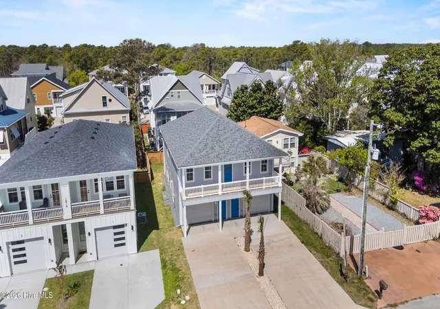 Listing Photo 4 - Condo for sale in building located at 1516 Pinfish Ln, Carolina Beach, NC 28428