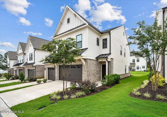 Photo 3 of Townhouse for sale at 102 Paperwhite Pl #225, Clayton, NC 27527 | MLS# 100589523 | Listing updated on 2026-09-01