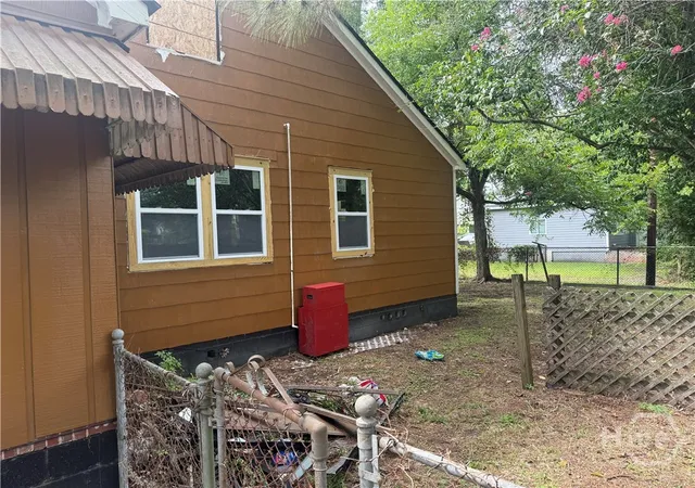 Photo 2 of Single family home for sale at 1210 E 40th Street, Savannah, GA 31404 | MLS# SA361688 | Listing updated on 2026-08-19