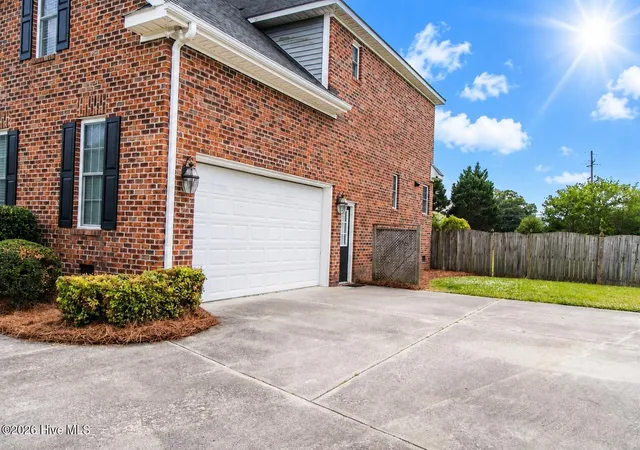 Photo 3 of Single family home for sale at 297 Foxcroft Ln, Winterville, NC 28590 | MLS# 100595959 | Listing updated on 2026-09-14