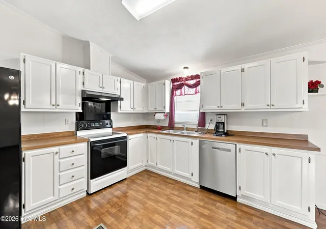 Photo 4 of Manufactured home for sale at 989 Simpson Ditch Rd, Elizabeth City, NC 27909 | MLS# 100599248 | Listing updated on 2026-10-24